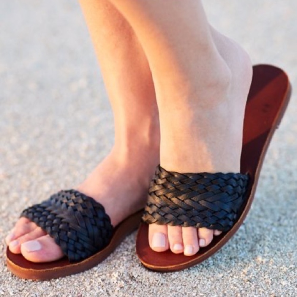 NWT Roxy Arabella woven leather slide sandals